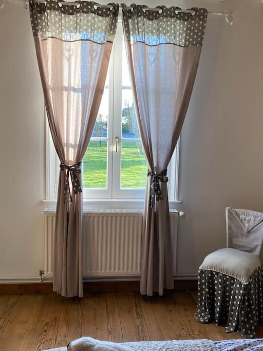 Aux Couleurs De La Baie A Sailly-Bray Villa นัวแยลส์-ซูร์-แมร์ ภายนอก รูปภาพ